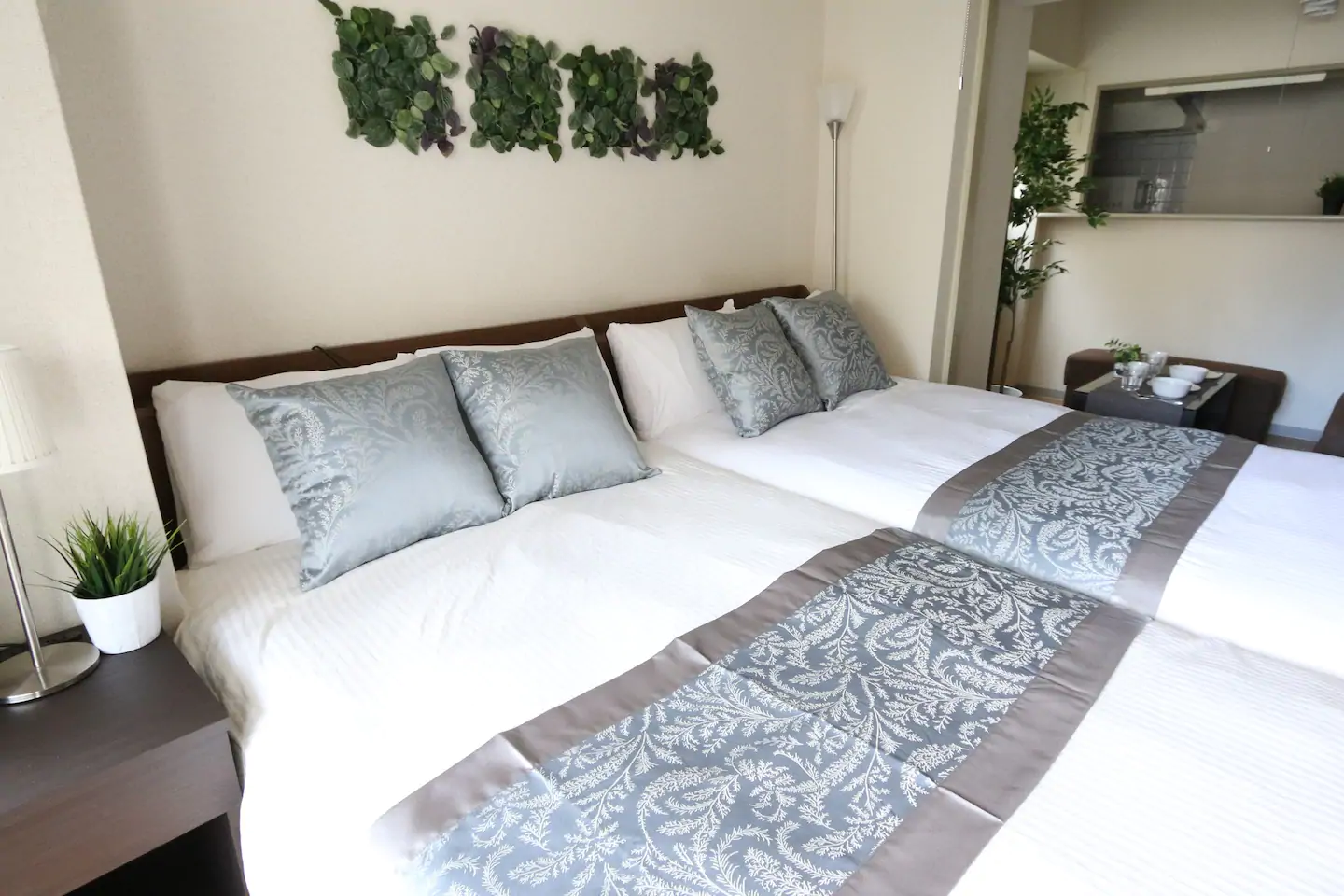 RN62 Elizabeth Garden II
